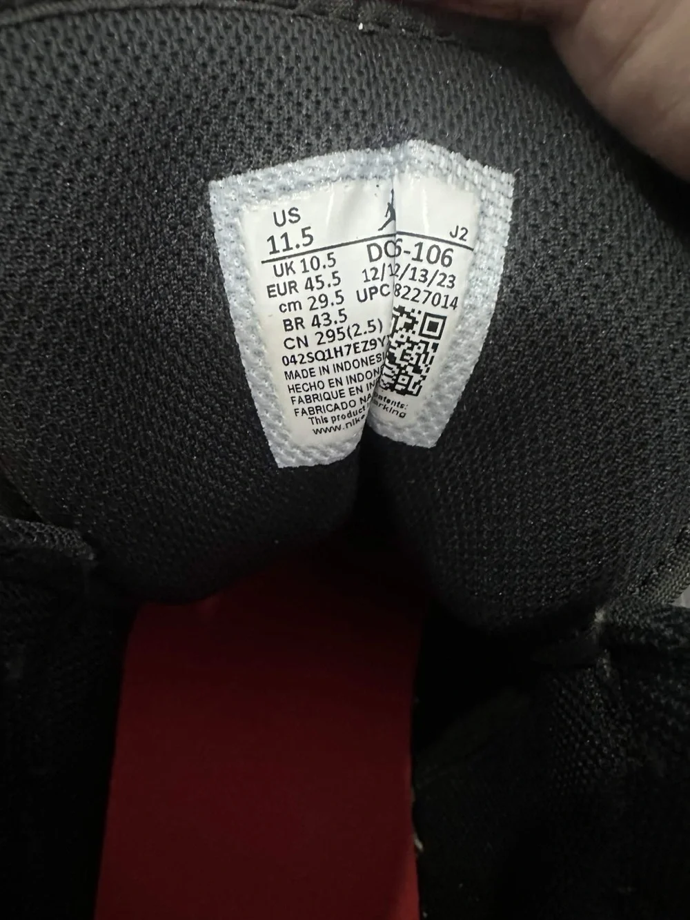 *New with Defects* Jordan 1 Mid Men White Black Red (DQ8426-106) Size 11.5